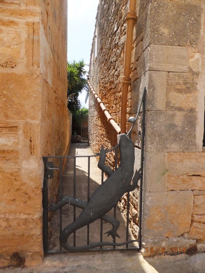 Lujosa Casa Mallorquina Restaurada Ses Salines  Bagian luar foto